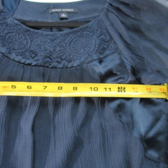 BANANA REPUBLIC NAVY BLUE SILK BLOUSE - Picture 10 of 10